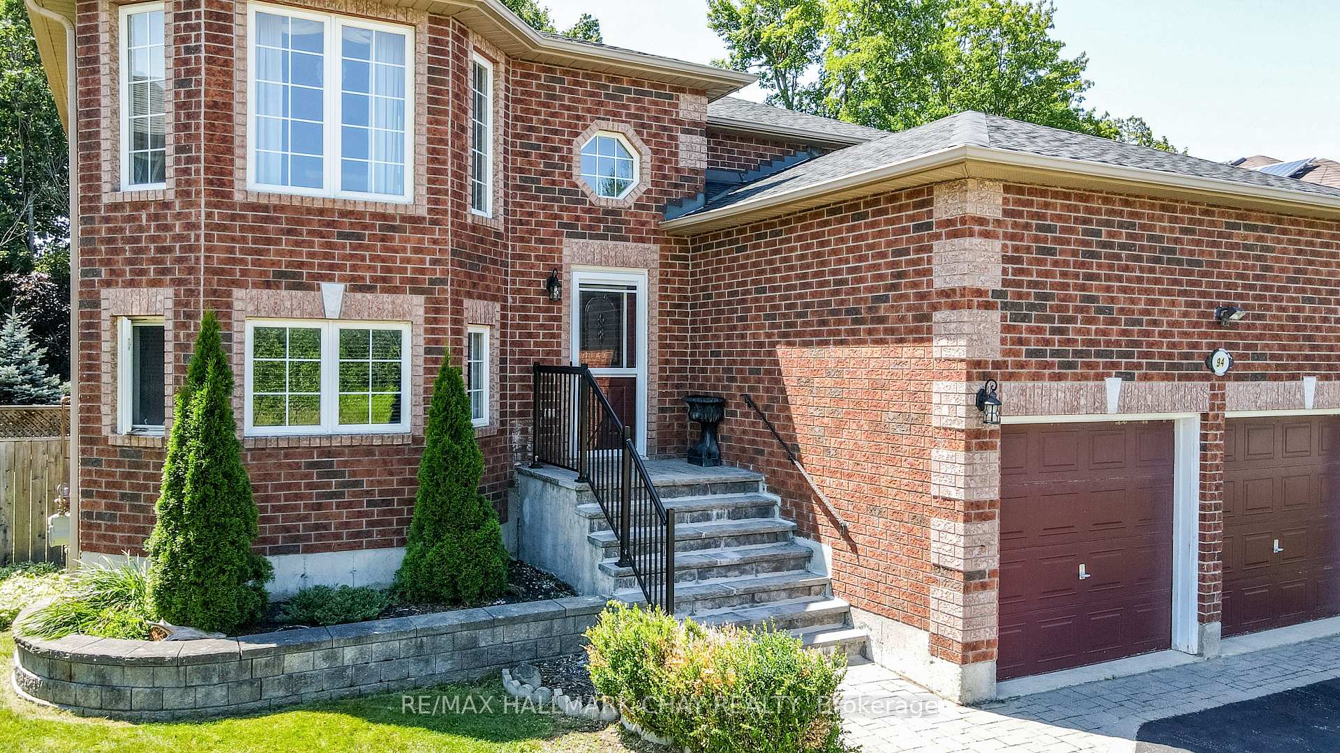 Photo 8 of 94 Sandringham Drive, Barrie, Innis-Shore — HOMEH