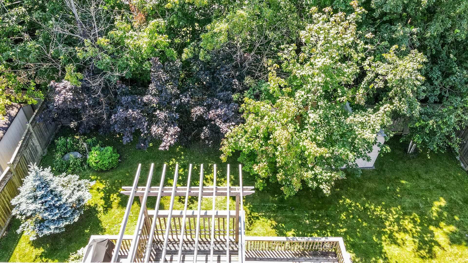 Photo 9 of 94 Sandringham Drive, Barrie, Innis-Shore — HOMEH