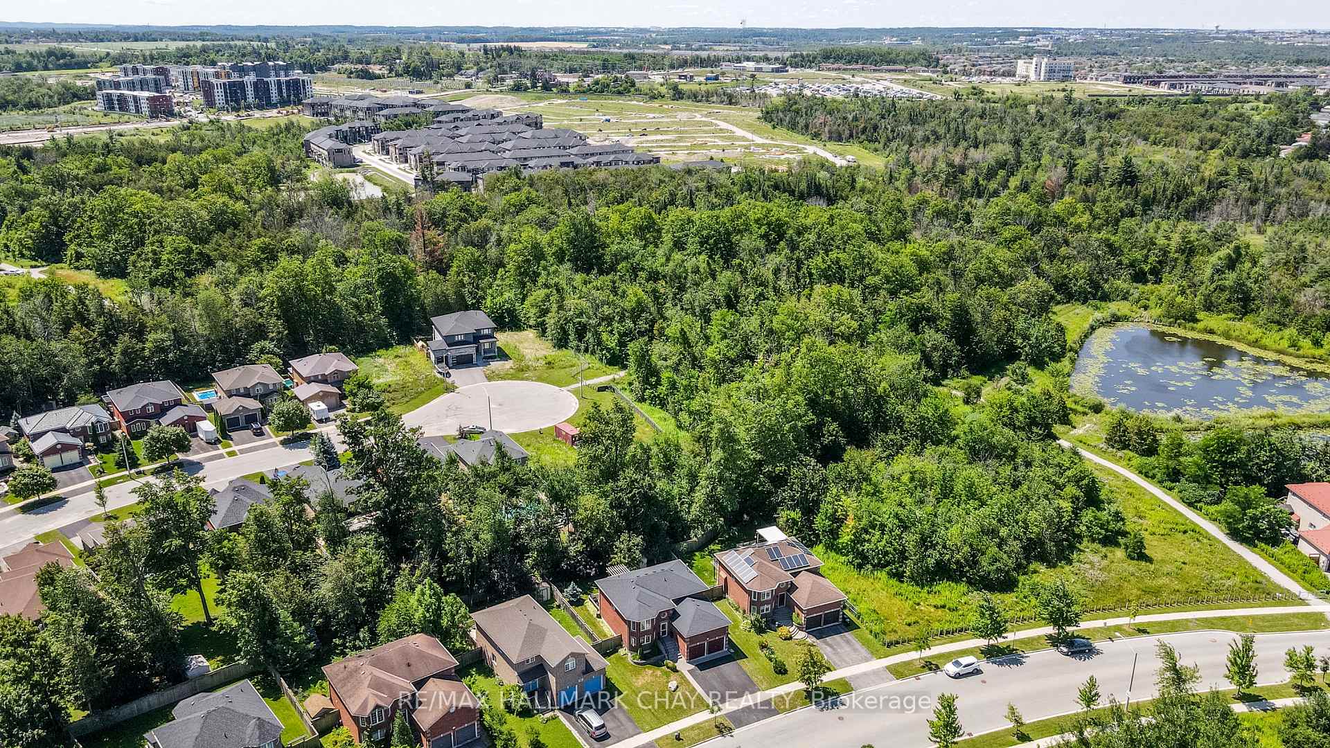 Photo 18 of 94 Sandringham Drive, Barrie, Innis-Shore — HOMEH