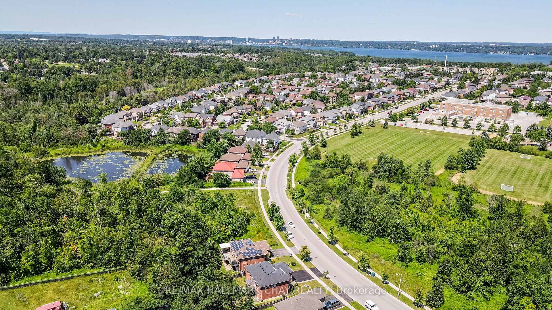 Photo 20 of 94 Sandringham Drive, Barrie, Innis-Shore — HOMEH