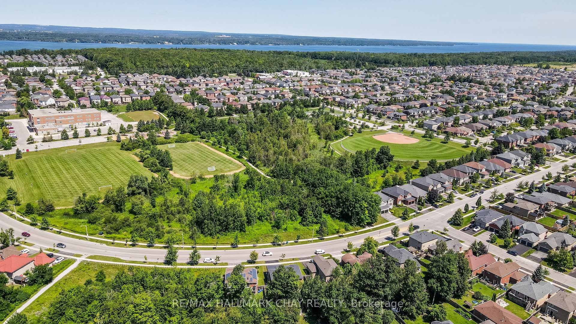 Photo 24 of 94 Sandringham Drive, Barrie, Innis-Shore — HOMEH