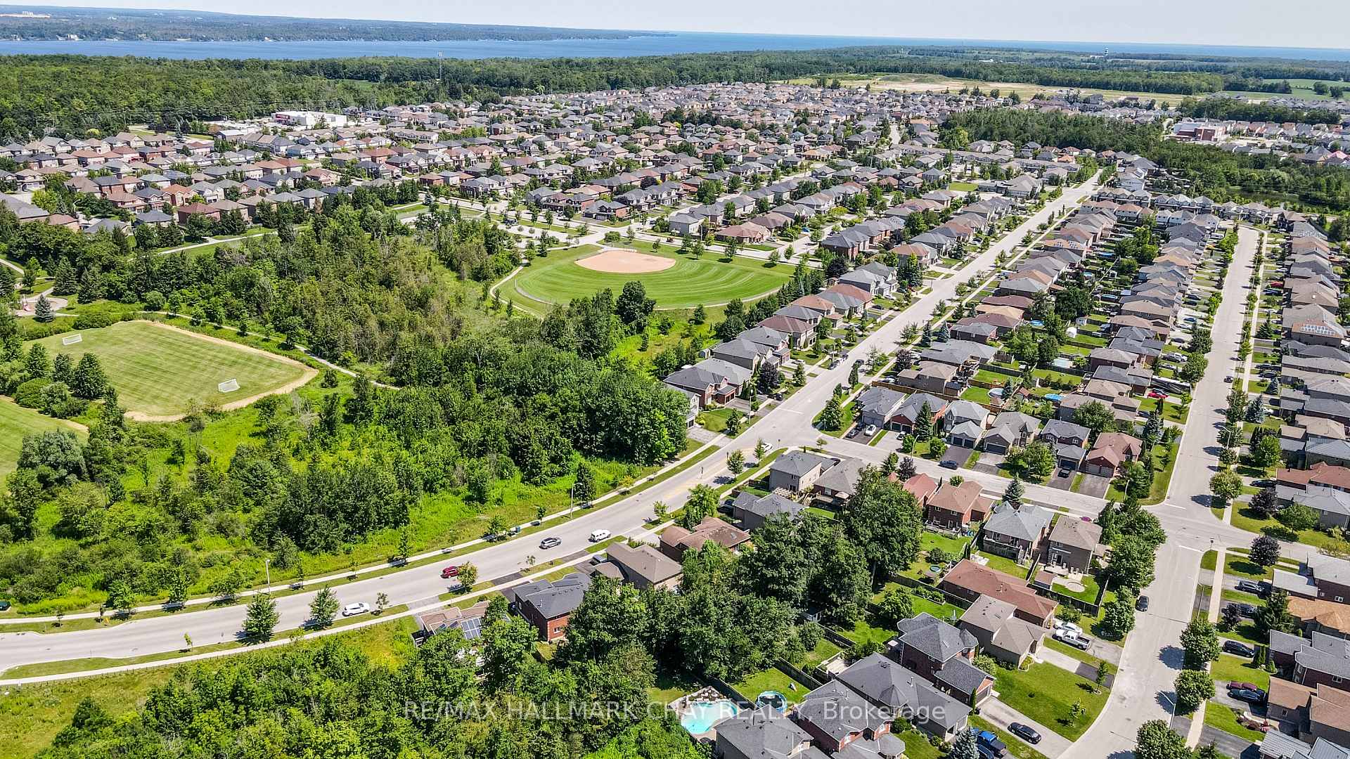 Photo 25 of 94 Sandringham Drive, Barrie, Innis-Shore — HOMEH