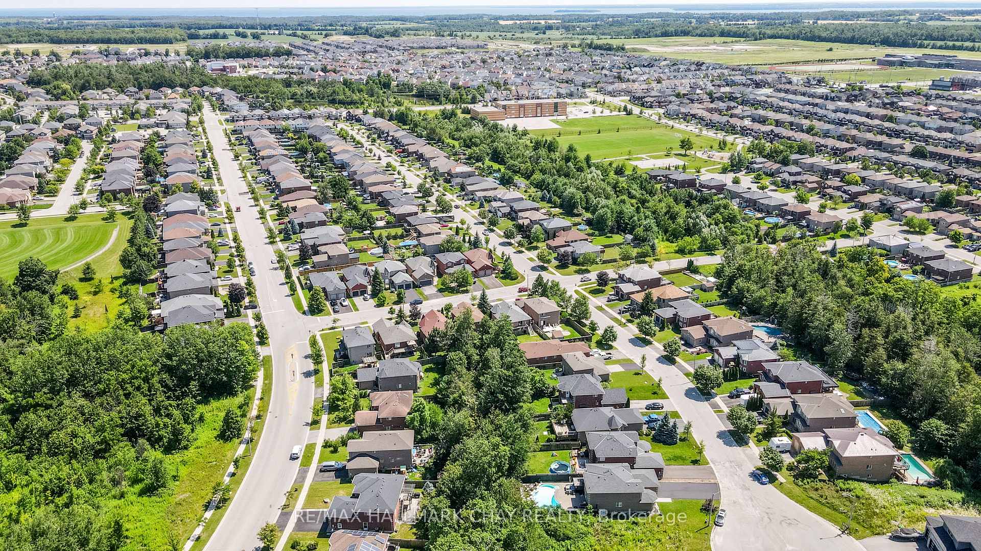 Photo 26 of 94 Sandringham Drive, Barrie, Innis-Shore — HOMEH