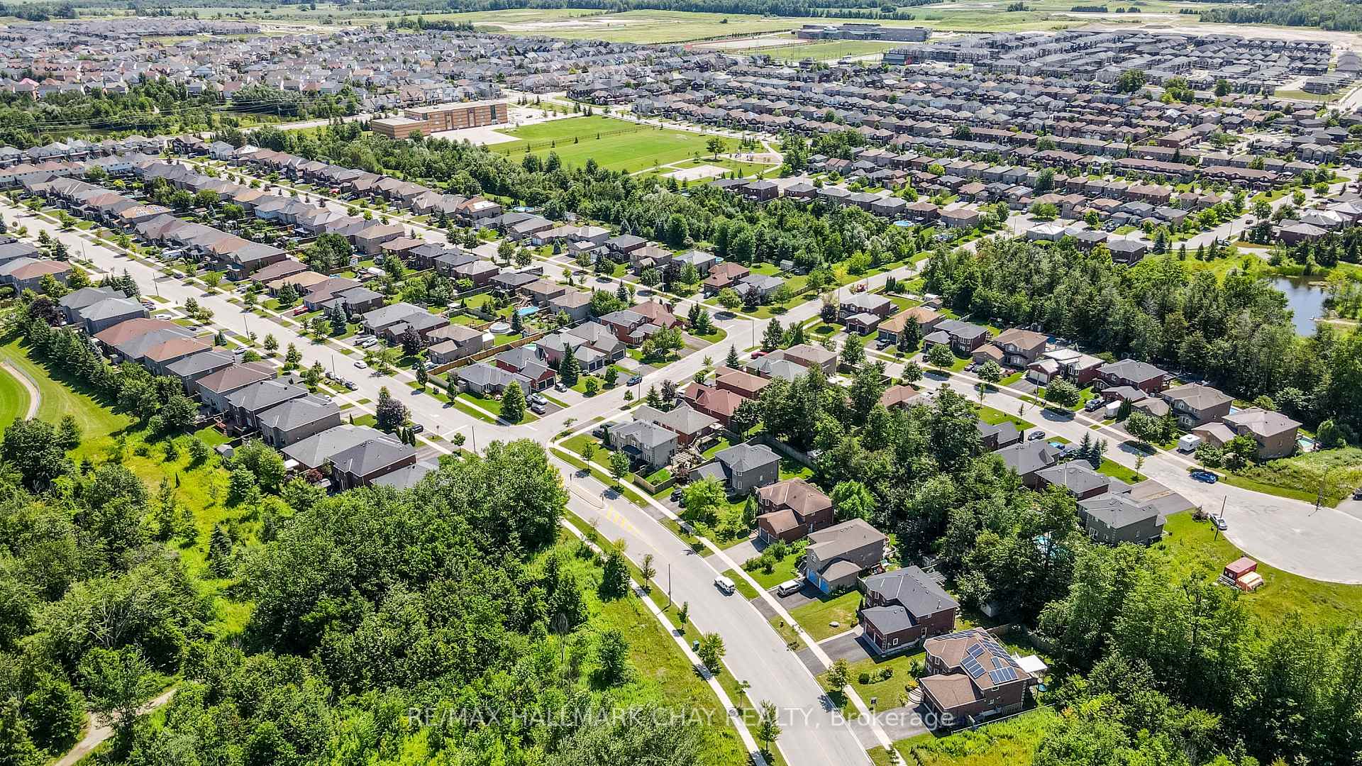 Photo 28 of 94 Sandringham Drive, Barrie, Innis-Shore — HOMEH