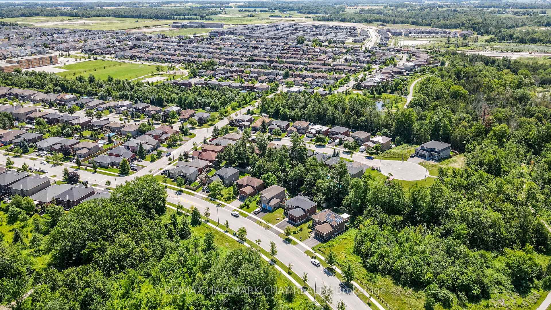 Photo 29 of 94 Sandringham Drive, Barrie, Innis-Shore — HOMEH