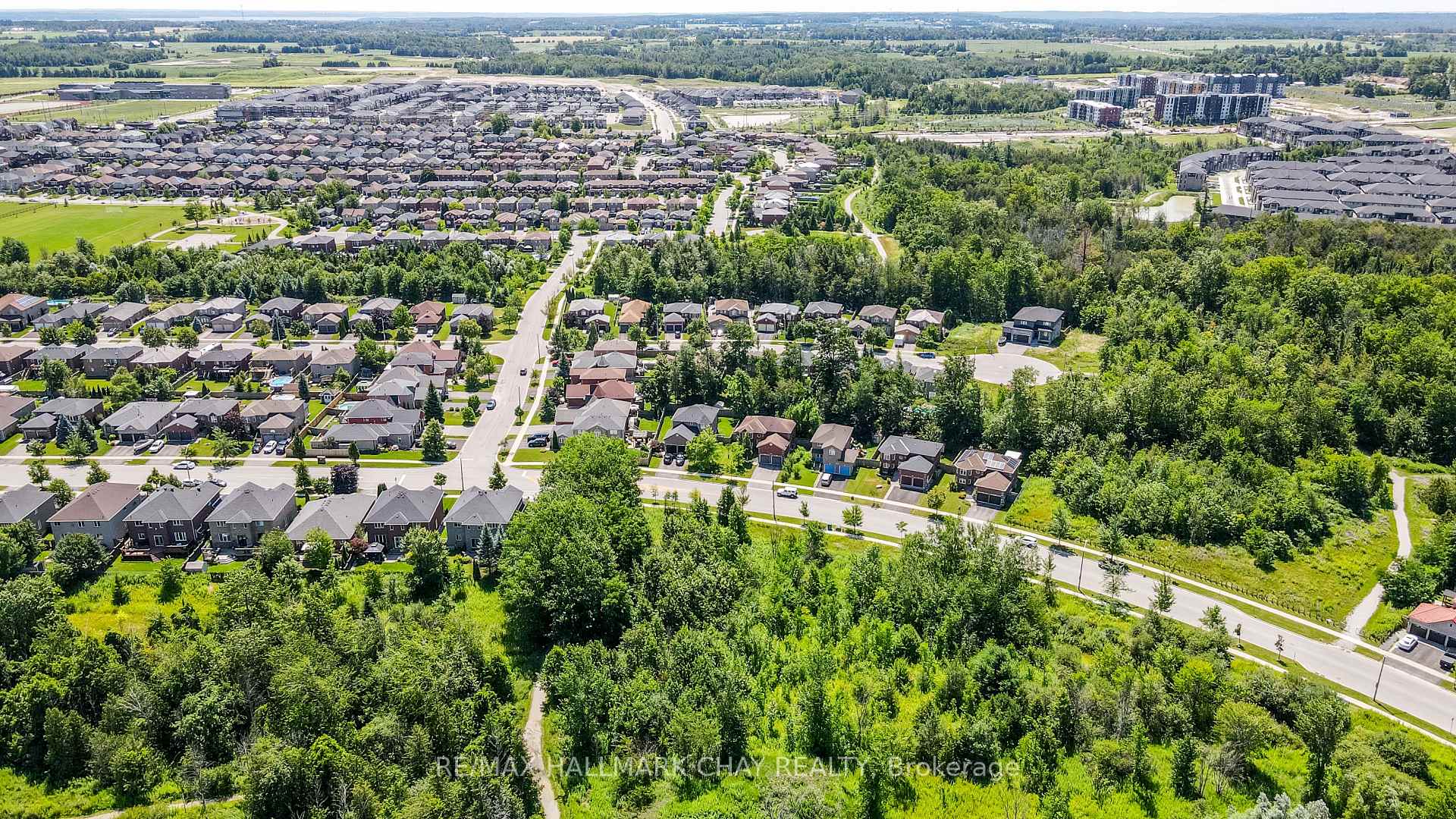 Photo 30 of 94 Sandringham Drive, Barrie, Innis-Shore — HOMEH