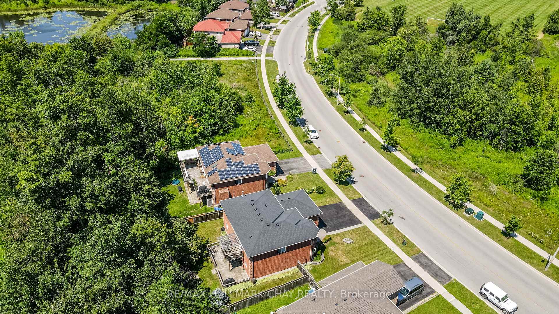 Photo 34 of 94 Sandringham Drive, Barrie, Innis-Shore — HOMEH