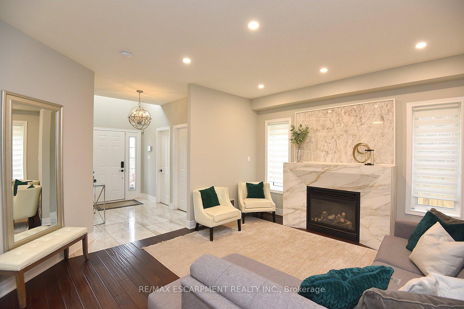 Photo 9 of 74 Lampman Drive, Grimsby, Grimsby West — HOMEH