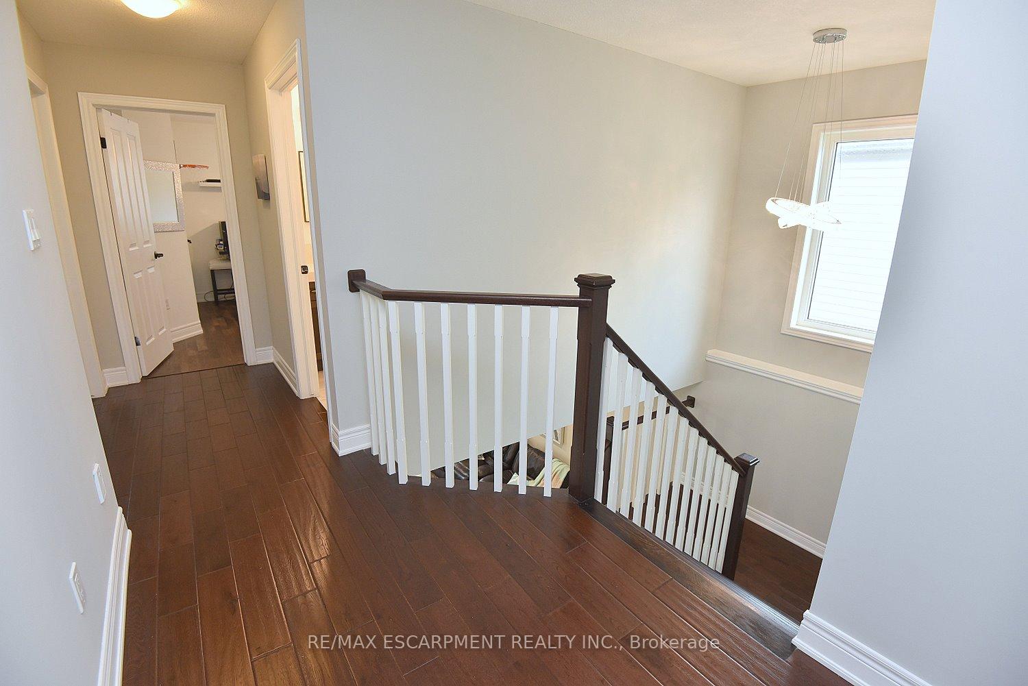 Photo 23 of 74 Lampman Drive, Grimsby, Grimsby West — HOMEH