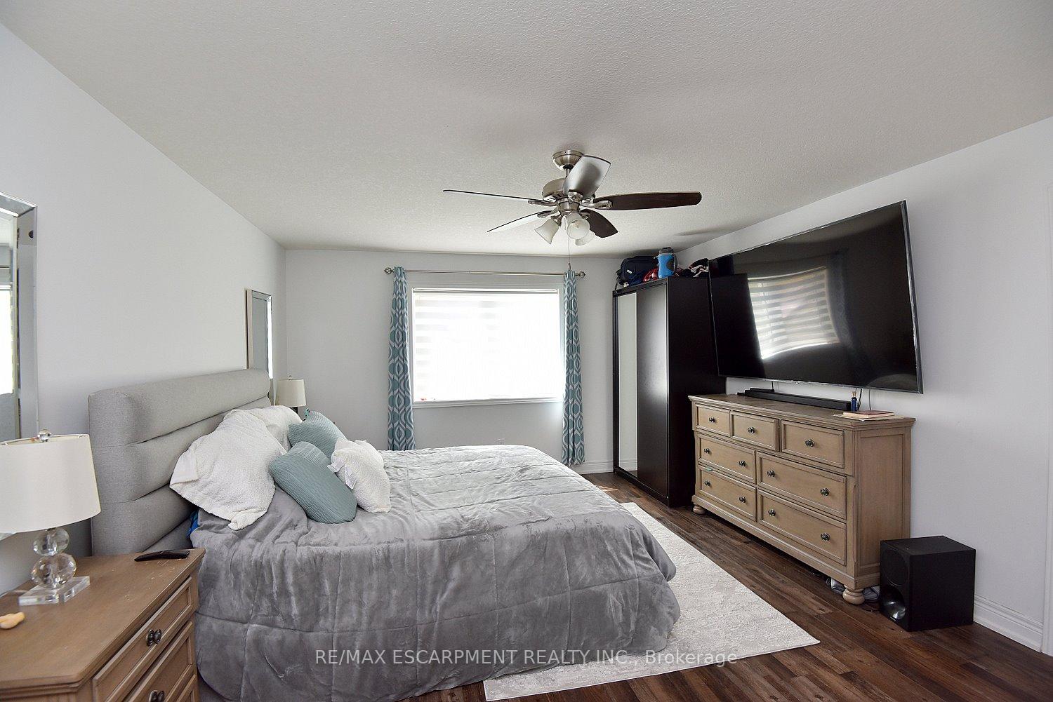 Photo 24 of 74 Lampman Drive, Grimsby, Grimsby West — HOMEH