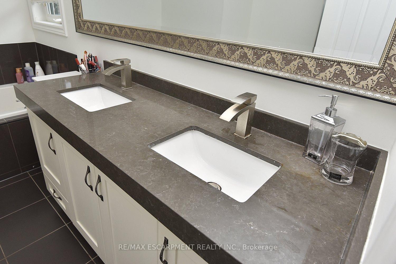 Photo 27 of 74 Lampman Drive, Grimsby, Grimsby West — HOMEH