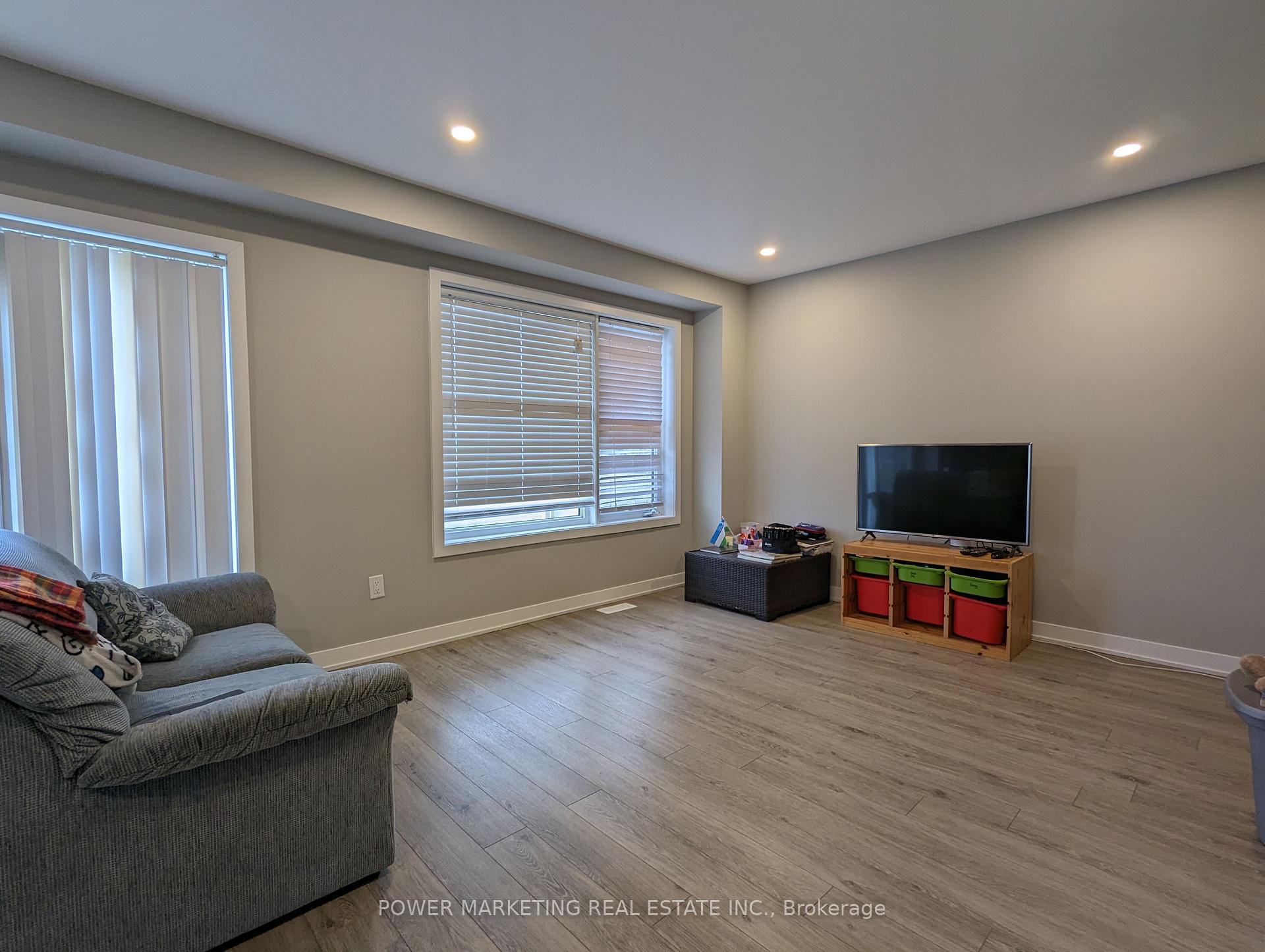 Photo 15 of 30 Limnos Lane, Ottawa, Stittsville (North) — HOMEH
