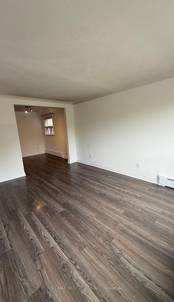 Photo 4 of Unit 2, 108 Kirknewton Road, Toronto, Caledonia-Fairbank — HOMEH