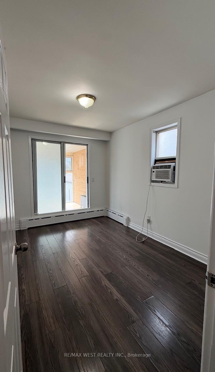 Photo 16 of Unit 2, 108 Kirknewton Road, Toronto, Caledonia-Fairbank — HOMEH