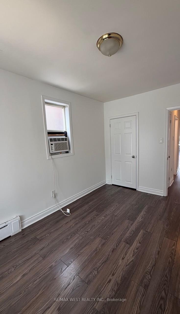 Photo 18 of Unit 2, 108 Kirknewton Road, Toronto, Caledonia-Fairbank — HOMEH