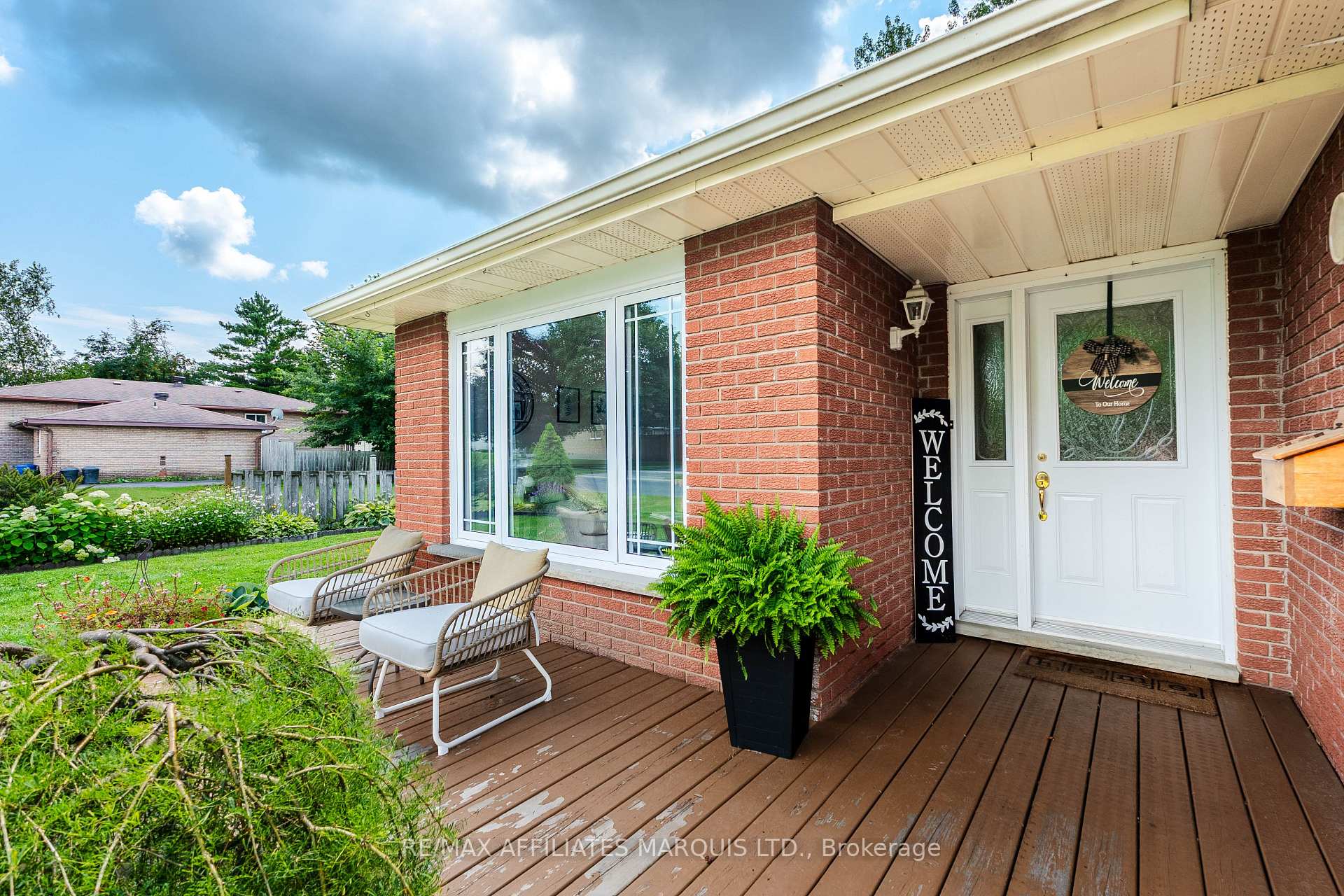 Photo 4 of 709 Champlain Drive, Cornwall, Cornwall — HOMEH