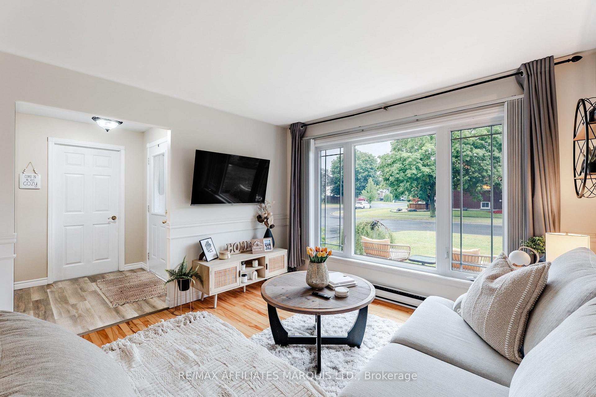 Photo 8 of 709 Champlain Drive, Cornwall, Cornwall — HOMEH