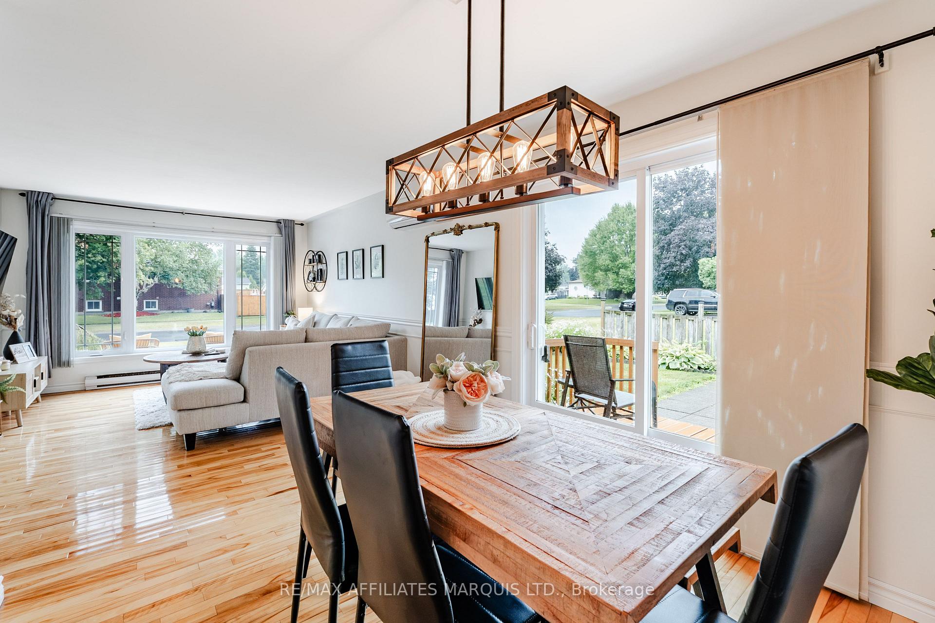 Photo 11 of 709 Champlain Drive, Cornwall, Cornwall — HOMEH