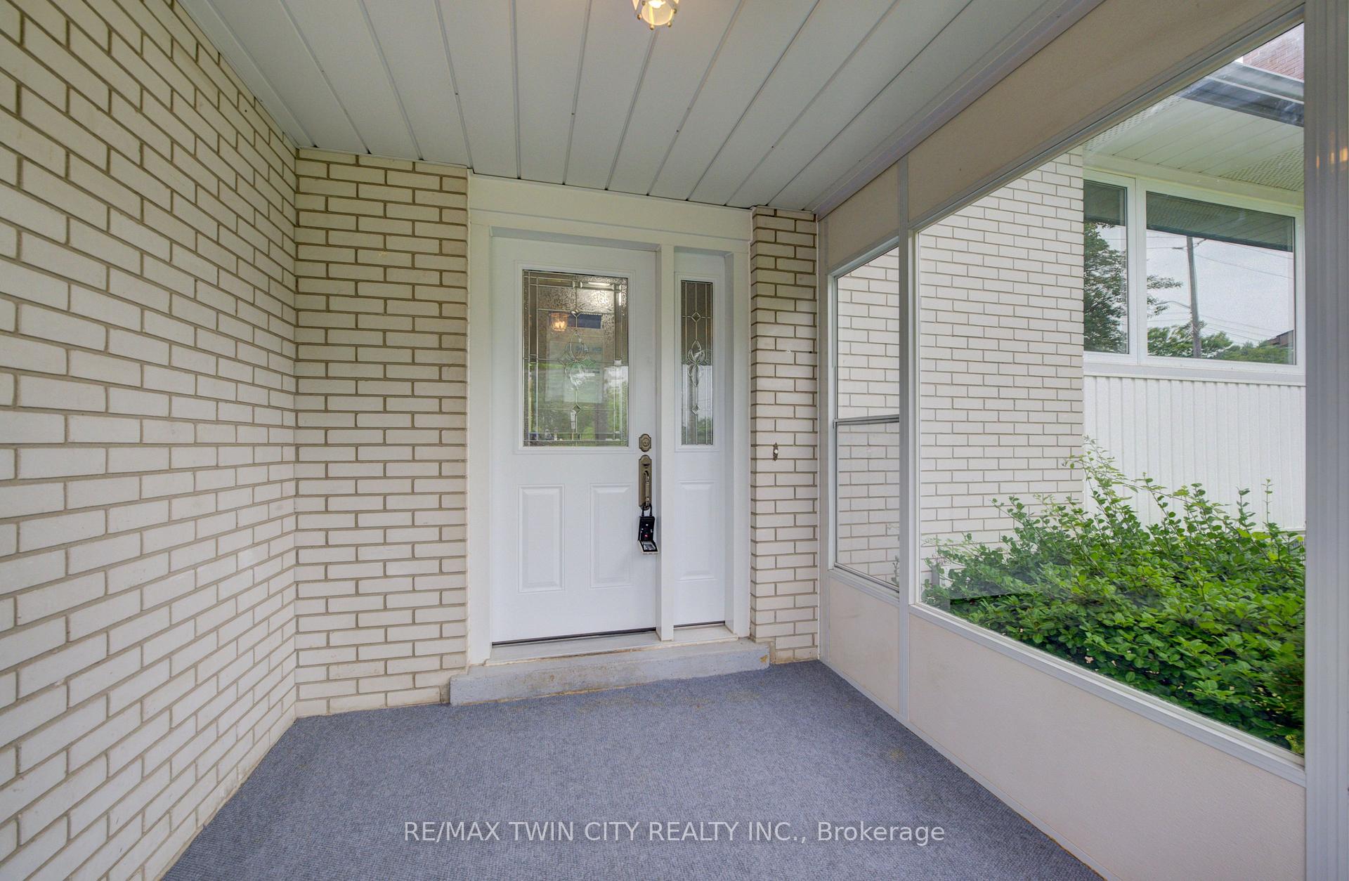 Photo 2 of 75 Balmoral Drive, Guelph, Riverside Park — HOMEH