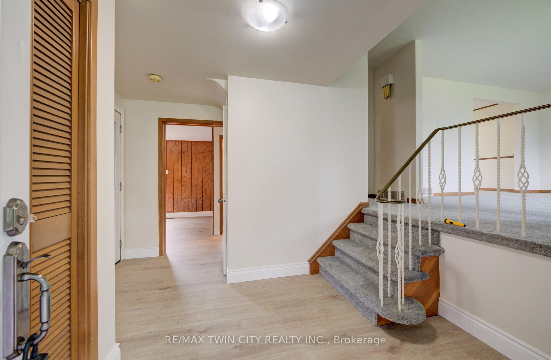 Photo 3 of 75 Balmoral Drive, Guelph, Riverside Park — HOMEH