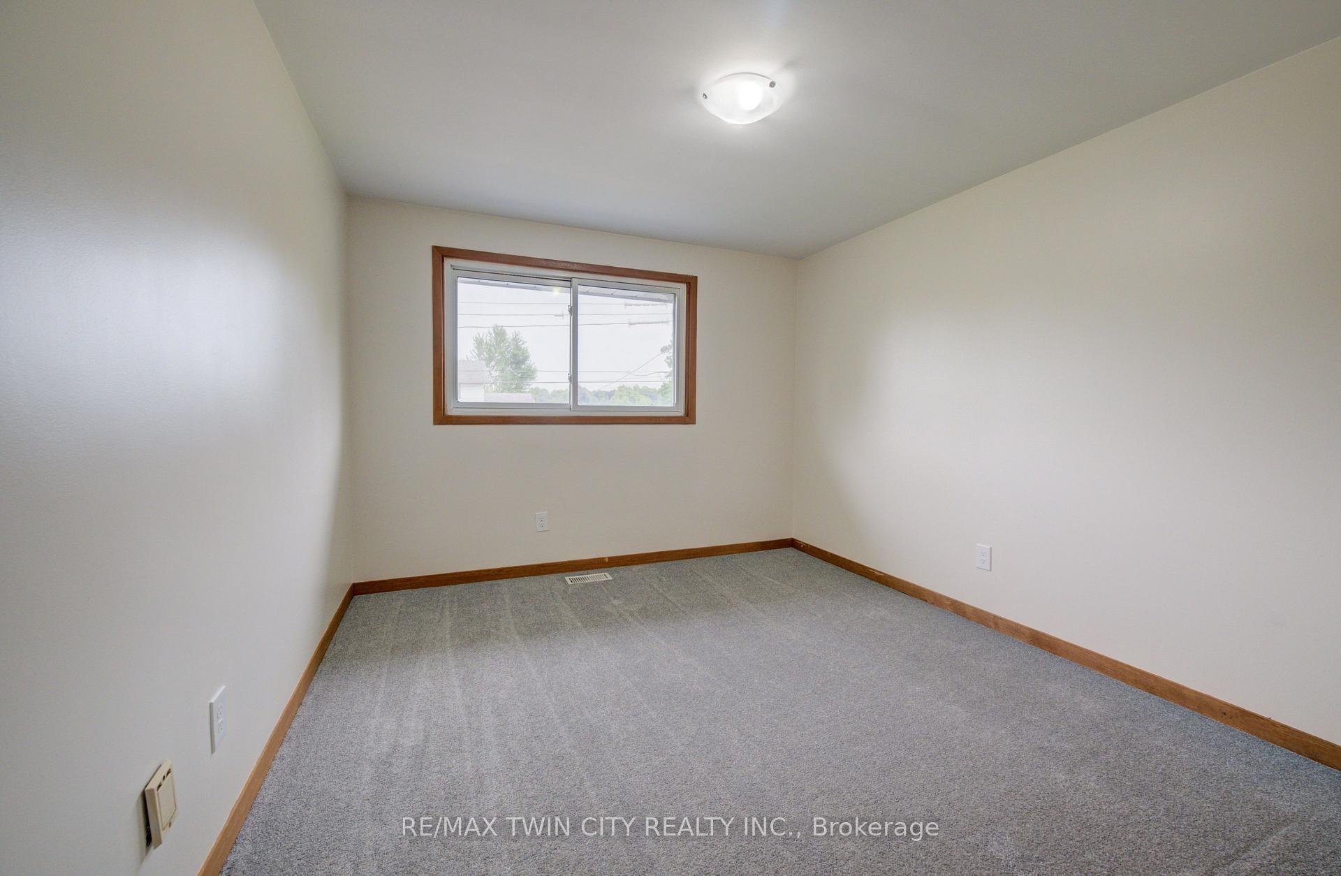 Photo 16 of 75 Balmoral Drive, Guelph, Riverside Park — HOMEH