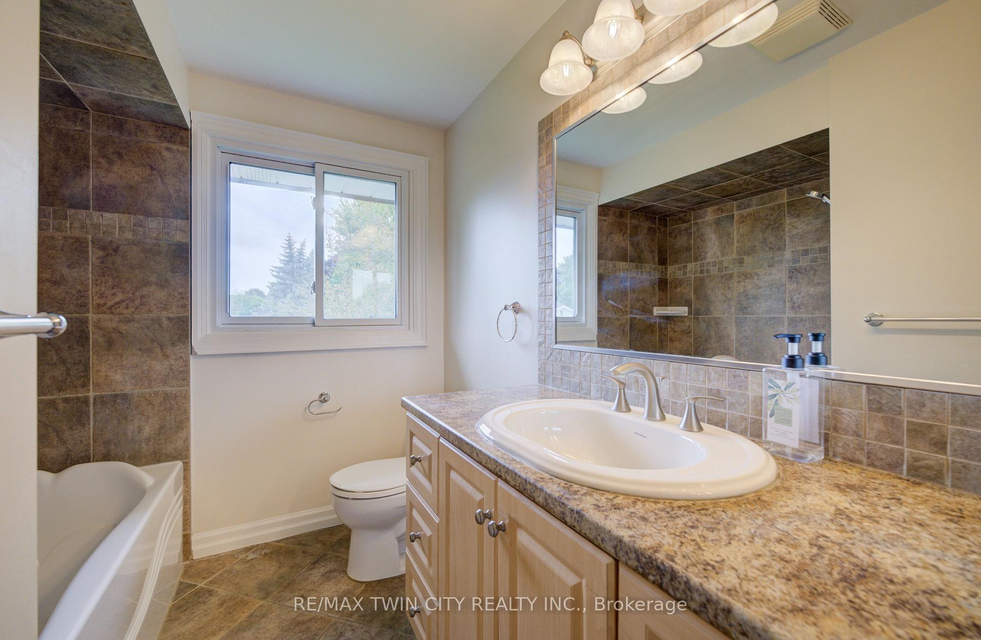 Photo 17 of 75 Balmoral Drive, Guelph, Riverside Park — HOMEH