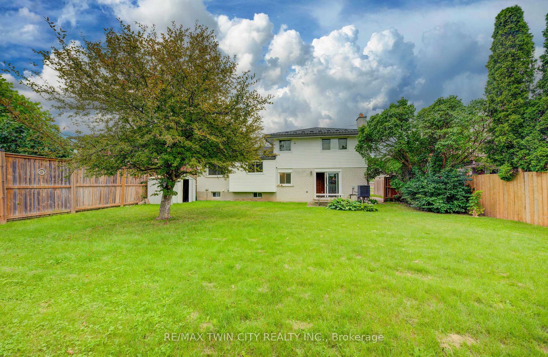 Photo 23 of 75 Balmoral Drive, Guelph, Riverside Park — HOMEH
