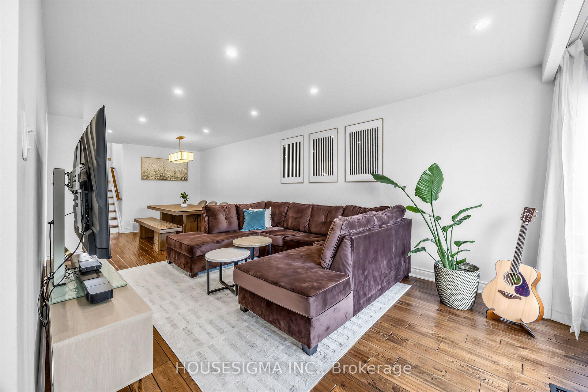 Photo 3 of 61 Ruthmar Crescent, North York, Black Creek — HOMEH
