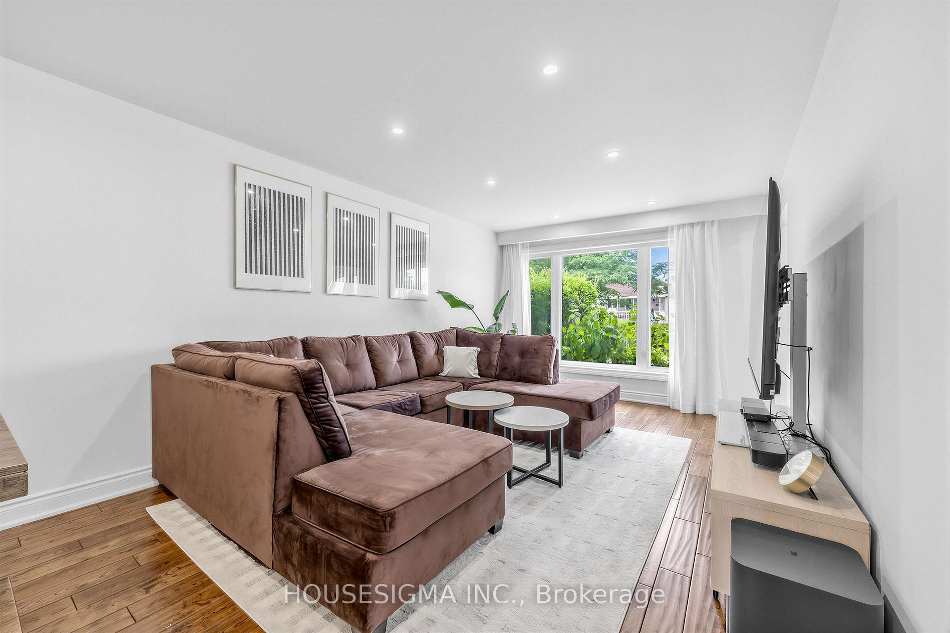 Photo 4 of 61 Ruthmar Crescent, North York, Black Creek — HOMEH