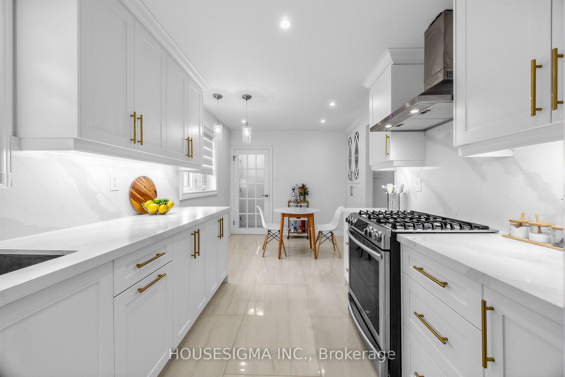 Photo 10 of 61 Ruthmar Crescent, North York, Black Creek — HOMEH