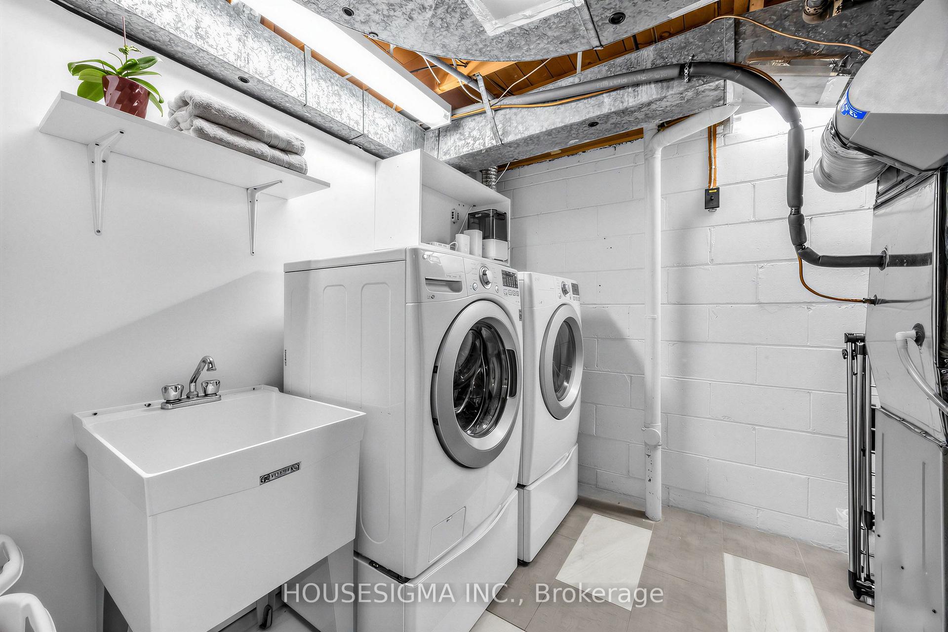 Photo 17 of 61 Ruthmar Crescent, North York, Black Creek — HOMEH