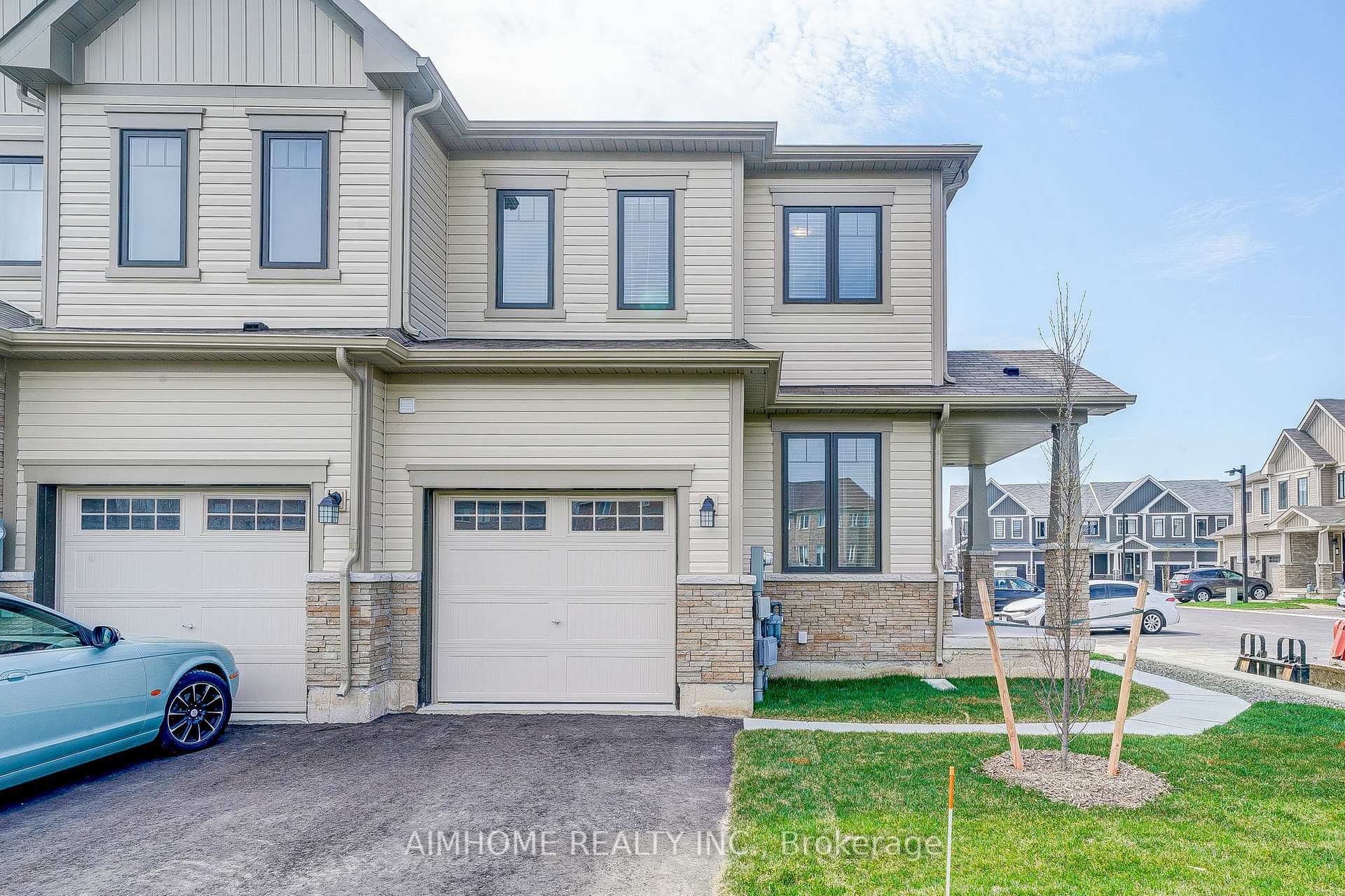 Photo 3 of Unit 8, 7789 Kalar Road, Niagara Falls, Brown — HOMEH
