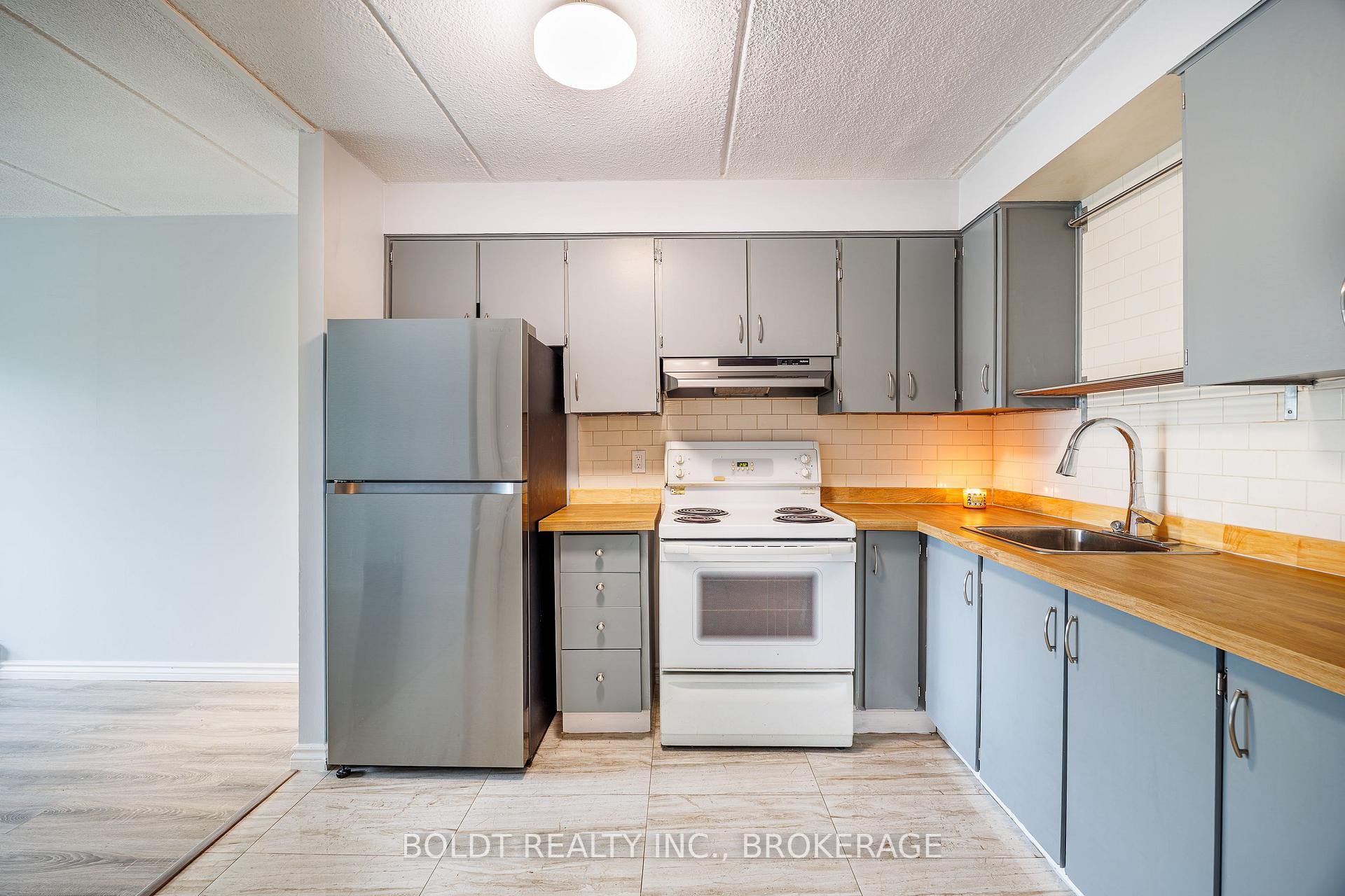 Photo 8 of Unit 209, 41 Rykert Street, St. Catharines, Western Hill — HOMEH