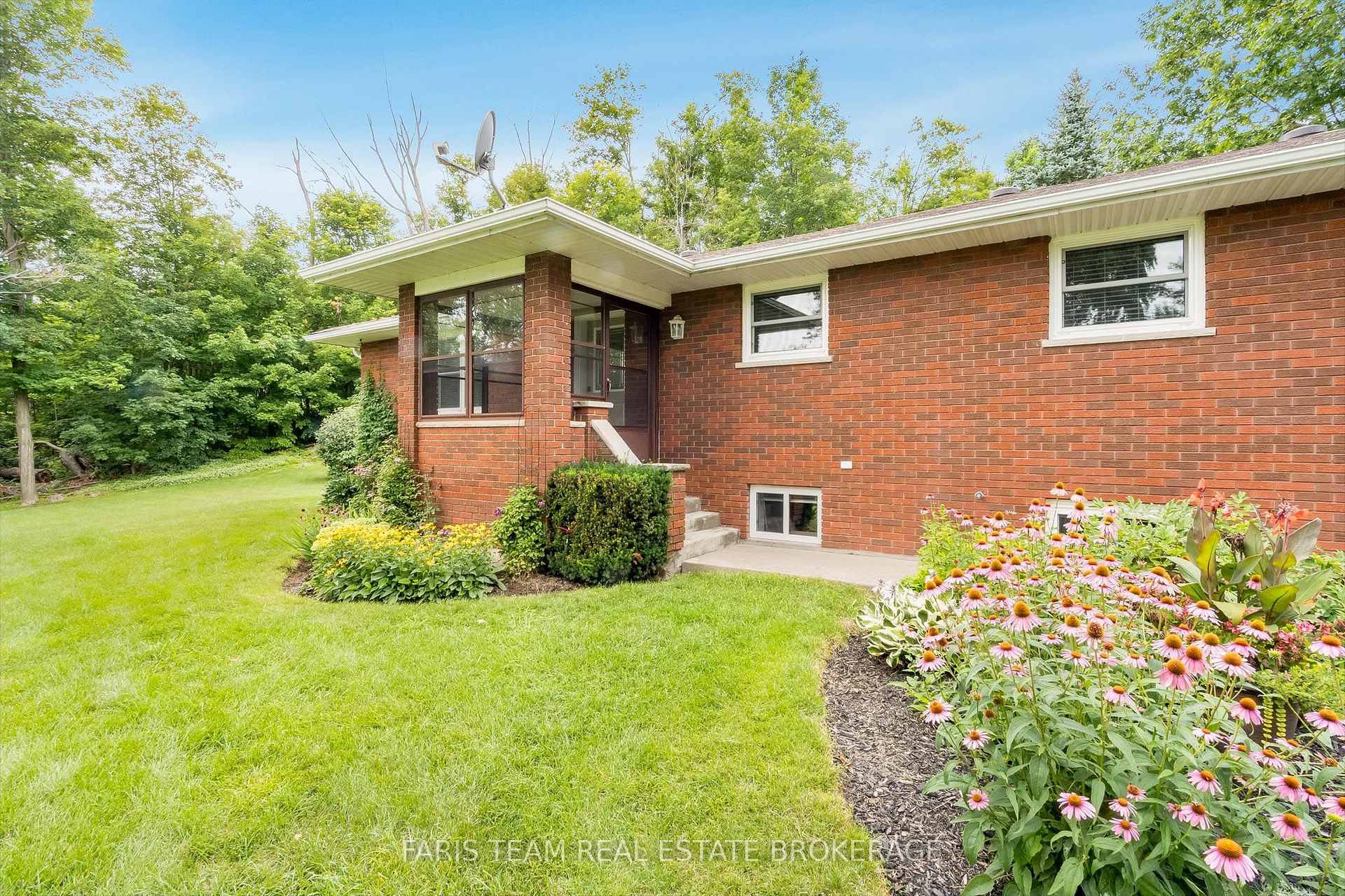 Photo 4 of 182 Moon Point Drive, Oro-Medonte, Rural Oro-Medonte — HOMEH