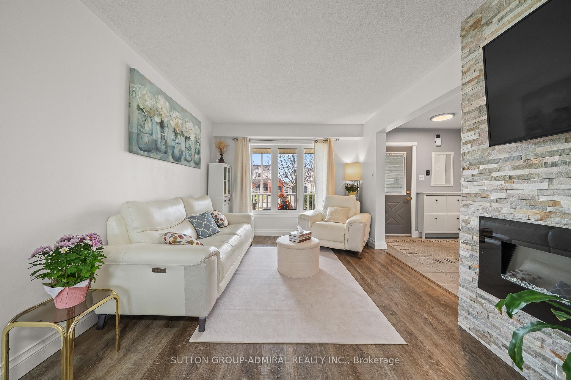 Photo 7 of 52 Moir Crescent, Barrie, Painswick North — HOMEH