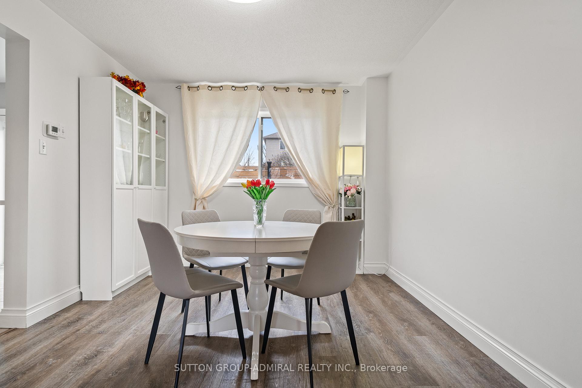 Photo 9 of 52 Moir Crescent, Barrie, Painswick North — HOMEH