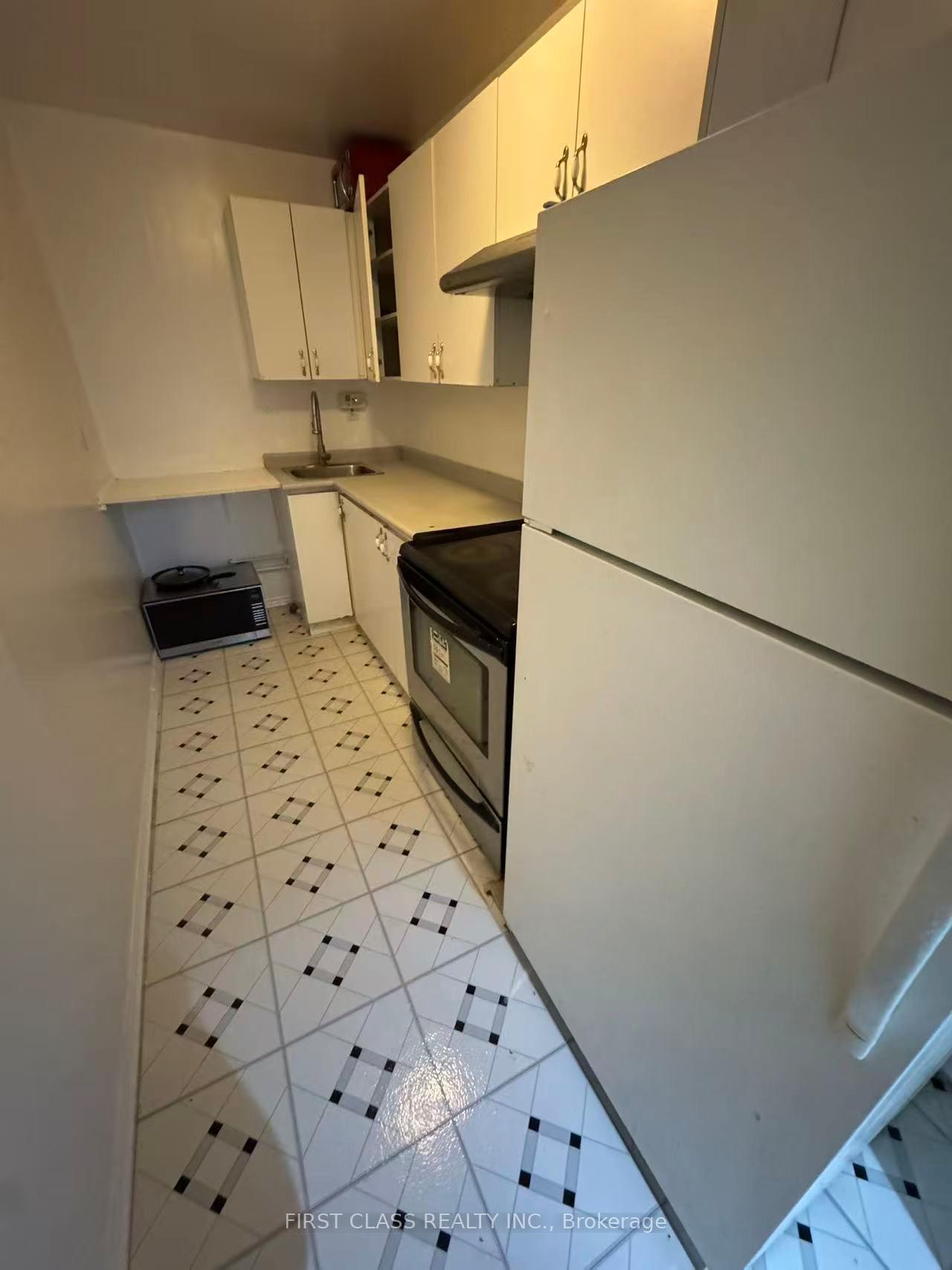 Photo 4 of 51 Silverthorne Road, Markham, Milliken Mills East — HOMEH