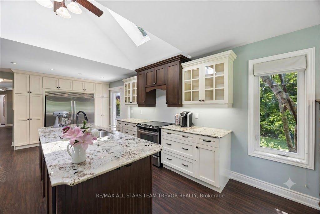 Photo 5 of 33 Kelenna Drive, Georgina, Sutton & Jackson's Point — HOMEH