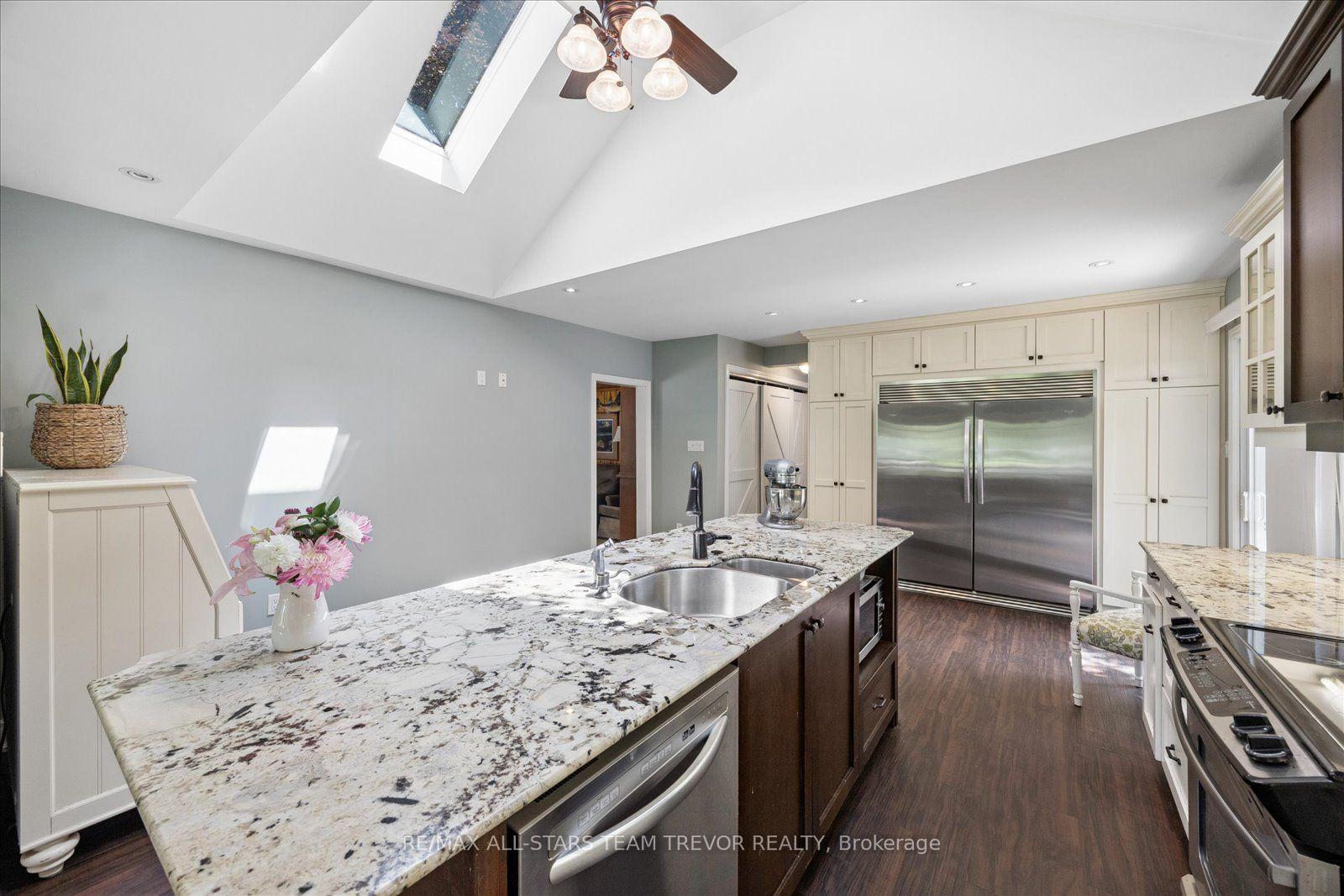 Photo 7 of 33 Kelenna Drive, Georgina, Sutton & Jackson's Point — HOMEH