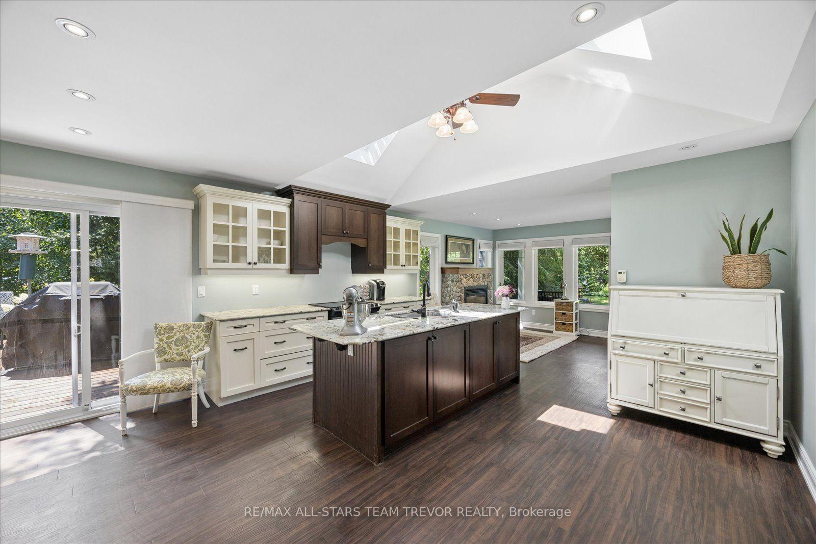 Photo 11 of 33 Kelenna Drive, Georgina, Sutton & Jackson's Point — HOMEH