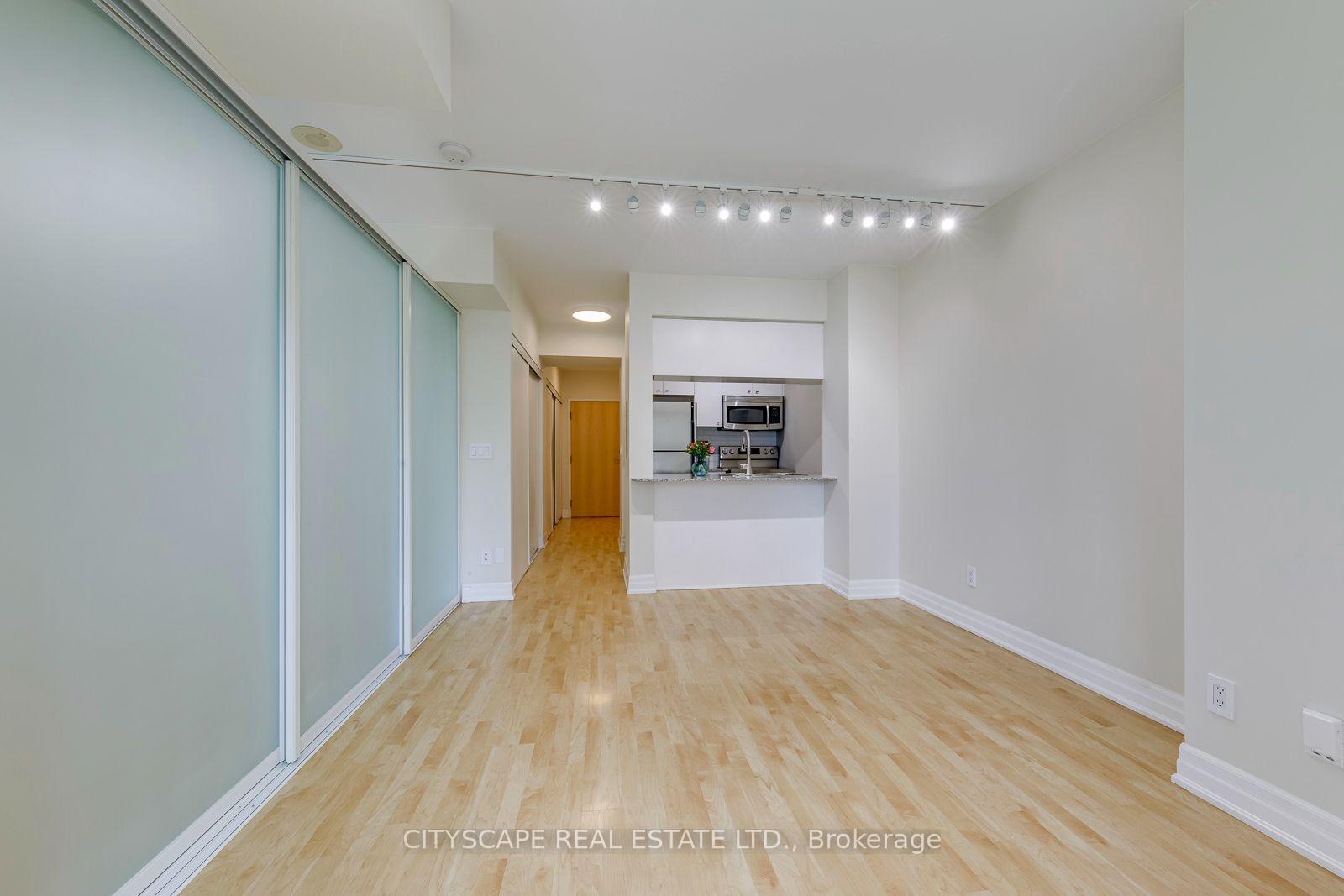 Photo 7 of Unit 1108, 8 Scollard Street, Toronto, The Annex — HOMEH