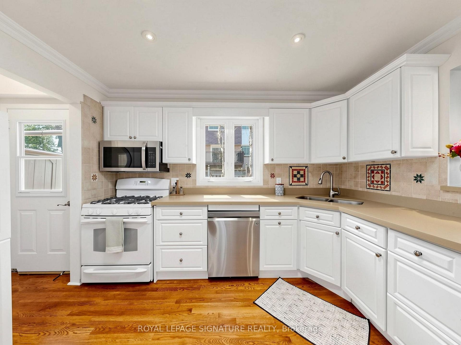 Photo 10 of 2094 Water's Edge Drive, Oakville, Bronte — HOMEH