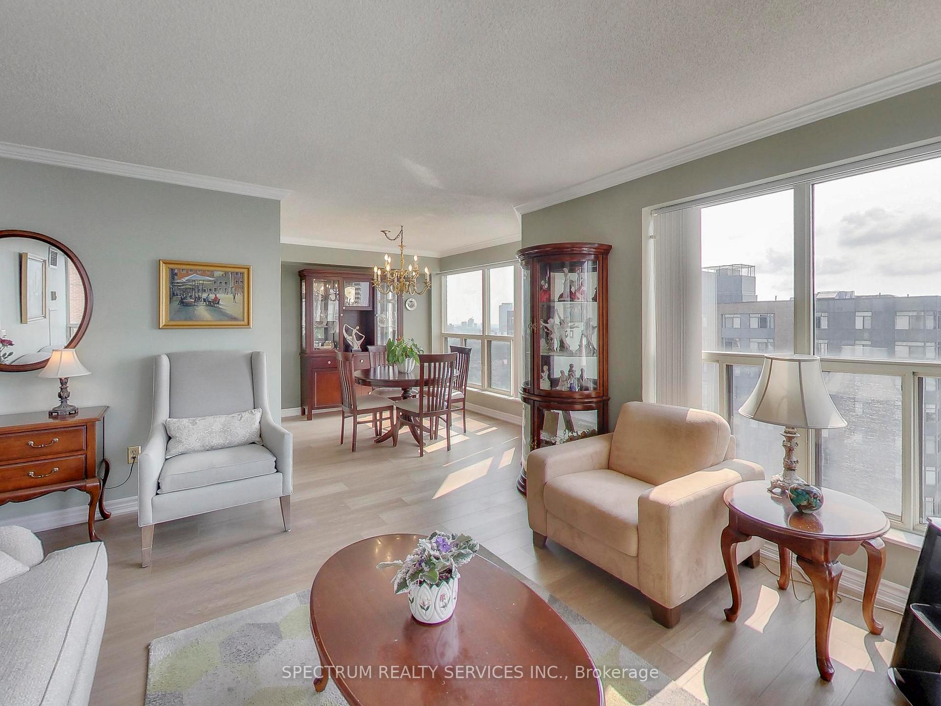 Photo 5 of 325 Webb Drive, Mississauga, City Centre — HOMEH