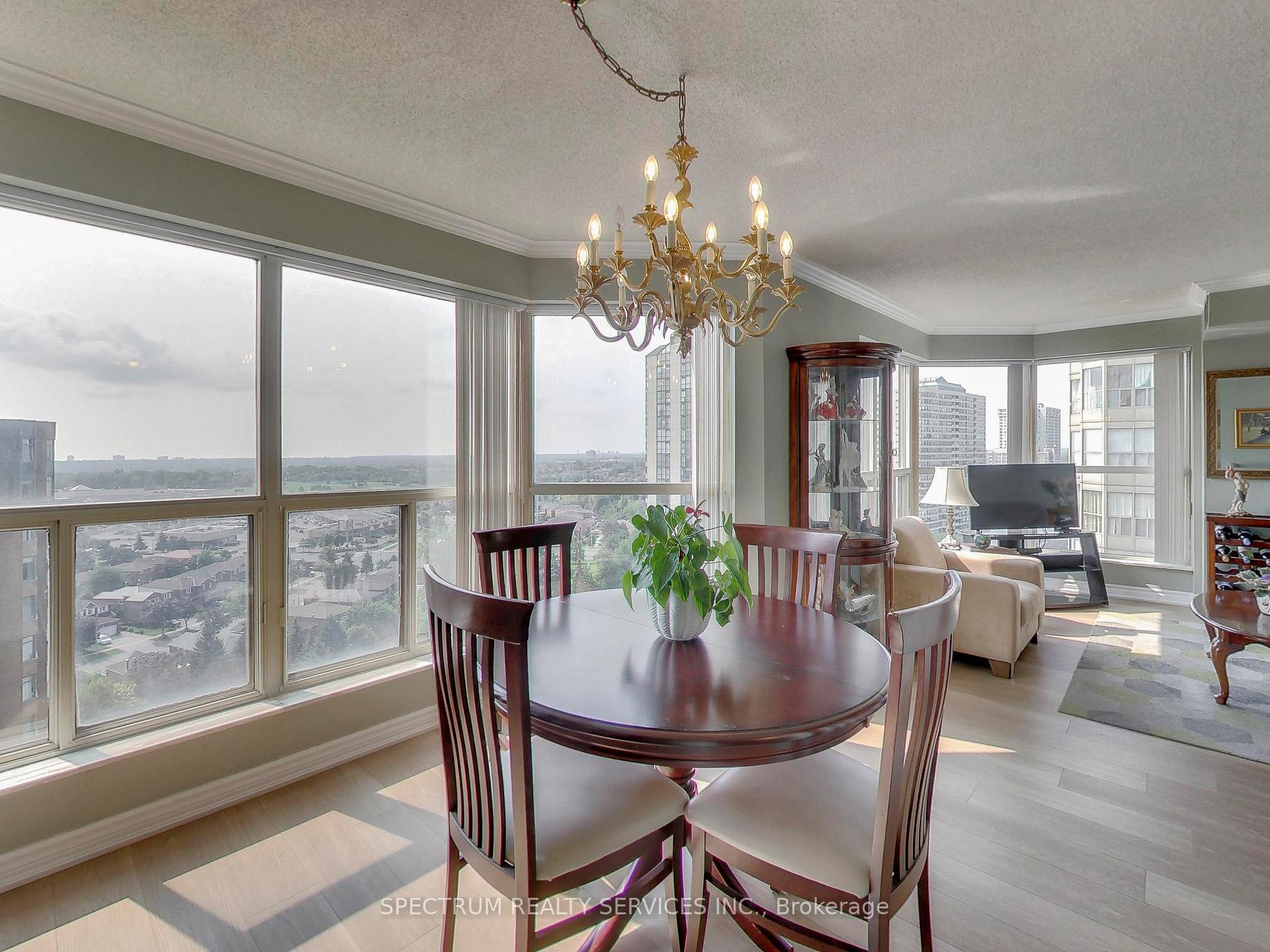 Photo 6 of 325 Webb Drive, Mississauga, City Centre — HOMEH