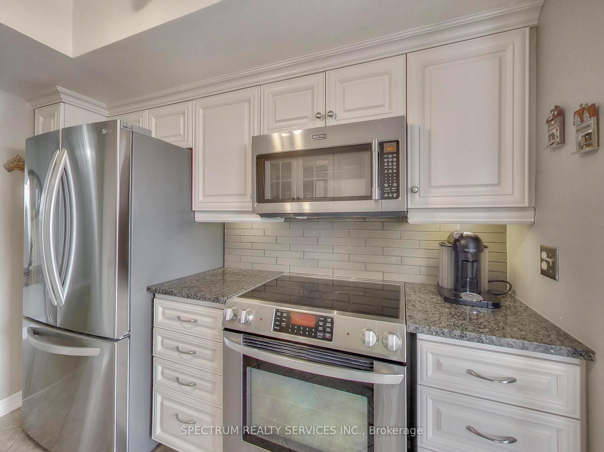 Photo 7 of 325 Webb Drive, Mississauga, City Centre — HOMEH