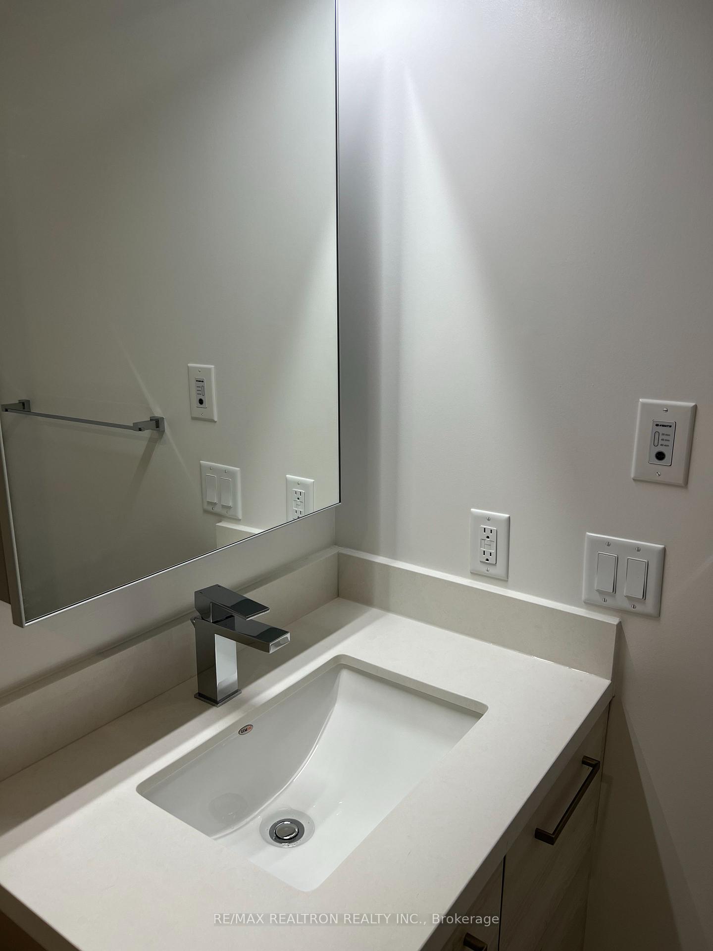 Photo 8 of Unit 510, 12 Gandhi Lane, Markham, Commerce Valley — HOMEH