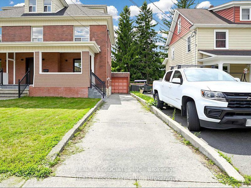 Photo 3 of 6058 Culp Street, Niagara Falls, Dorchester — HOMEH