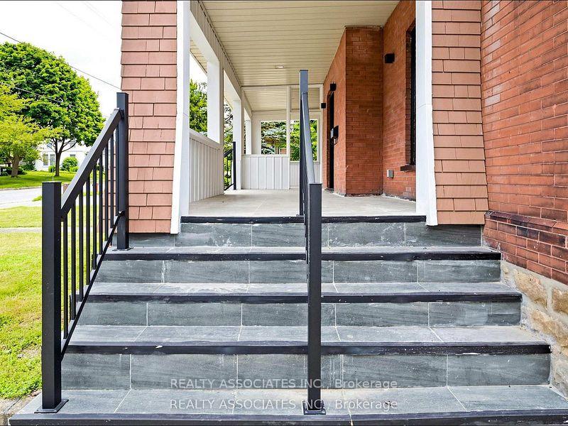Photo 4 of 6058 Culp Street, Niagara Falls, Dorchester — HOMEH