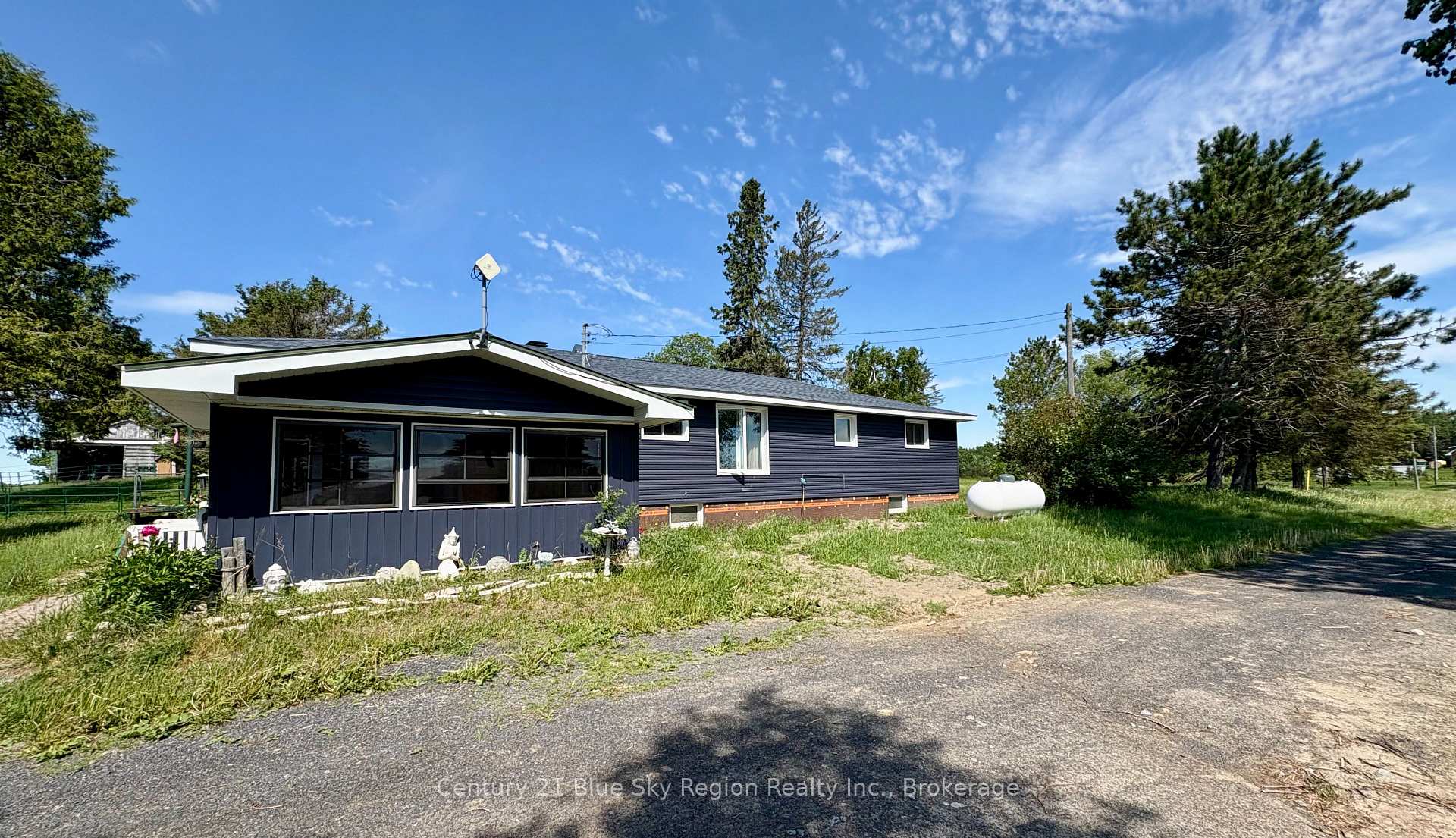 Photo 2 of 115 Bennet Road, Markstay-Warren — HOMEH