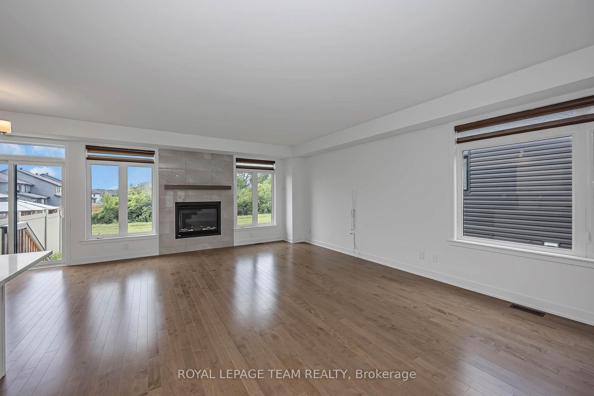 Photo 10 of 779 Ovation Grove, Ottawa, Leitrim — HOMEH